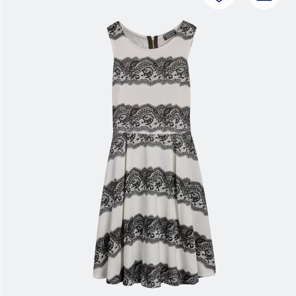 Graphic 4 season black/white pique-ish “skater”dress.